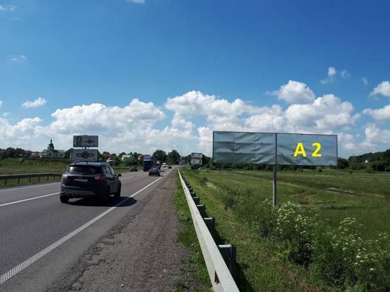 Фото рекламной плоскости по адресу Об'їзна М-06, Київ-Чоп, перед с.Гамаліївка після АЗС WOG в сторону Львова (правий)