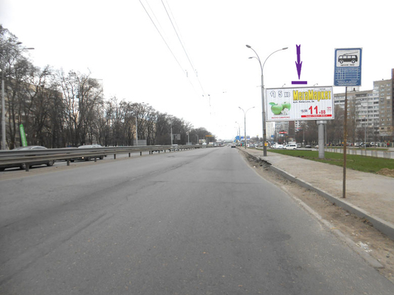 Фото рекламной плоскости по адресу ул.Глушкова, №30, ,въезд в город