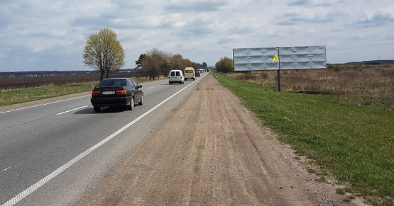 Фото рекламної площини за адресою Обїздна М-06, Київ-Чоп, біля гот. Рафаель в сторону Лео Кераміки 1
