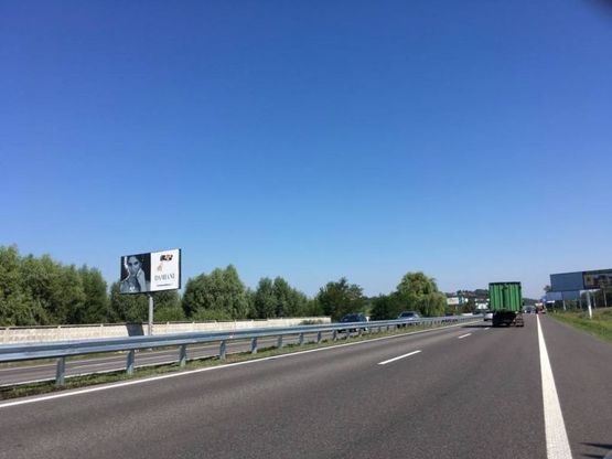 Фото рекламной плоскости по адресу Дніпрвське шосе, 1 км до поворота на с.Лісники,  траса Н-01 "Київ-Знам'янка", км 21+800 право Фото рекламной плоскости по адресу Дніпрвське шосе, 1 км до поворота на с.Лісники,  траса Н-01 "Київ-Знам'янка", км 21+800 право