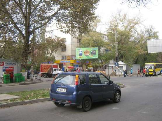 Фото рекламної площини за адресою Небесної сотні вул. (40-річчя Жовтня вул.) - Миру вул. Фото рекламної площини за адресою Небесної сотні вул. (40-річчя Жовтня вул.) - Миру вул.