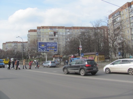 Фото рекламной плоскости по адресу Правды просп., 6 (возле светофора), в направ. ул Маршала Гречко