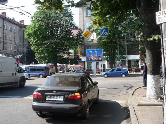 Фото рекламной плоскости по адресу s063А2,просп. О. Поля (Кірова) - вул. Титова, 13 (магазин Єва) Фото рекламной плоскости по адресу s063А2,просп. О. Поля (Кірова) - вул. Титова, 13 (магазин Єва)