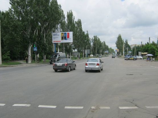 Фото рекламной плоскости по адресу ул. Ломоносова,  166                                                (СШ №19) Фото рекламной плоскости по адресу ул. Ломоносова,  166                                                (СШ №19)