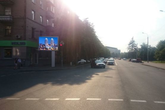 Фото рекламної площини за адресою s053А4,вул. В. Мономаха (Московська) - вул. Січеславська Набережна (Наб. В. І. Леніна) Фото рекламної площини за адресою s053А4,вул. В. Мономаха (Московська) - вул. Січеславська Набережна (Наб. В. І. Леніна)