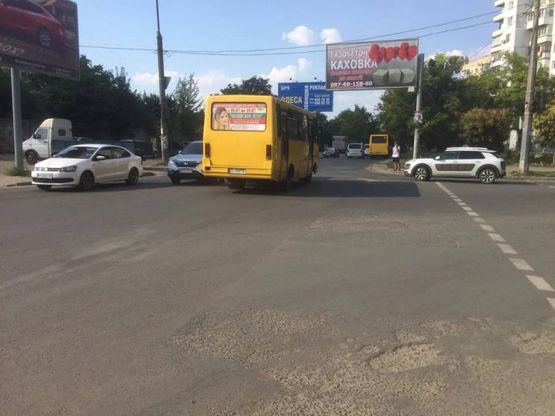 Фото рекламної площини за адресою ул.Ильфа и Петрова-ул.Вильямса Фото рекламної площини за адресою ул.Ильфа и Петрова-ул.Вильямса