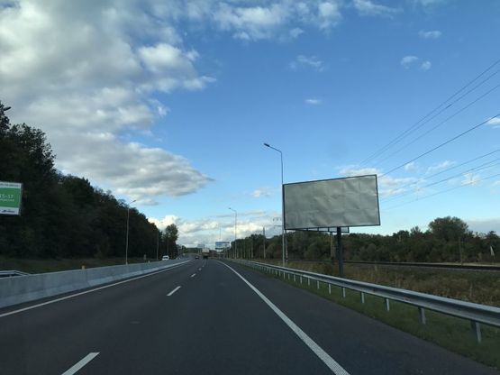Фото рекламної площини за адресою Новообухівська траса (3 до Києва в напрямку м.Обухів)