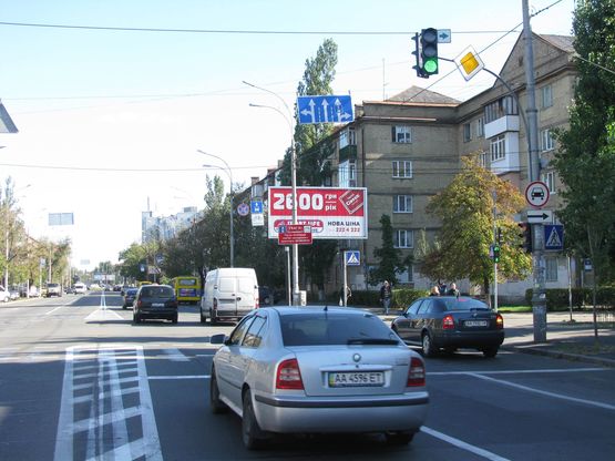 Фото рекламной плоскости по адресу Миру пр., 7/Чупринки Григорія, вул., 6 100м до Ленінградської пл.