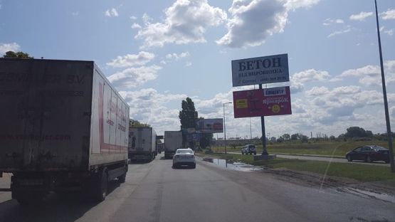 Фото рекламной плоскости по адресу Большая окружная светофор рынок Столичный