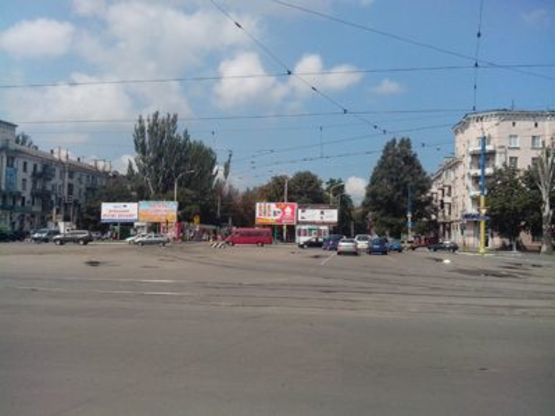 Фото рекламної площини за адресою пл. Героев  (призматрон, справа) Фото рекламної площини за адресою пл. Героев  (призматрон, справа)