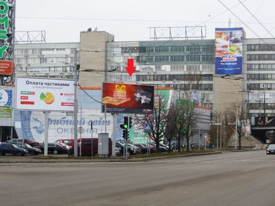 Фото рекламної площини за адресою 012А1,вул. Січеславська Набережна (Наб. В. І. Леніна), 31А (біля універмагу "COMFY") на світлофорі Фото рекламної площини за адресою 012А1,вул. Січеславська Набережна (Наб. В. І. Леніна), 31А (біля універмагу "COMFY") на світлофорі