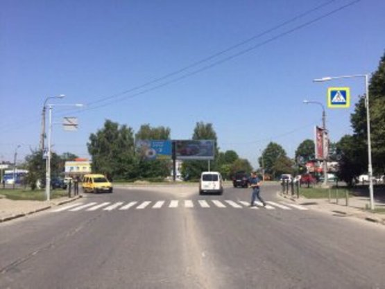 Фото рекламної площини за адресою Мазепи -Довженка кільце  лівий