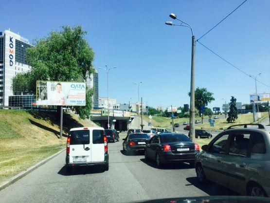 Фото рекламной плоскости по адресу просп. Броварской, заезд на ул.Р.Окипной Фото рекламной плоскости по адресу просп. Броварской, заезд на ул.Р.Окипной