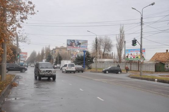 Фото рекламной плоскости по адресу пр. Б. Хмельницкого, 77                 (памятник Б.Х.) Фото рекламной плоскости по адресу пр. Б. Хмельницкого, 77                 (памятник Б.Х.)