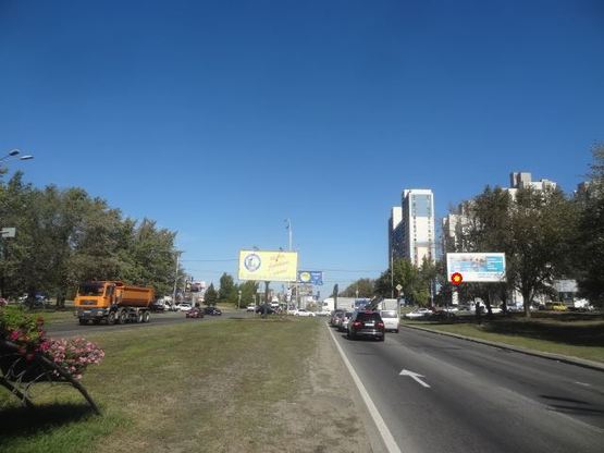 Фото рекламной плоскости по адресу Богатырькая ул. 2- Герoев Днепра ул.