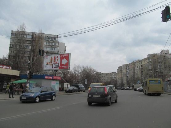 Фото рекламной плоскости по адресу Вербицького вул. + Дніпродзержинська вул., 120 навпроти універсама "Харків"
