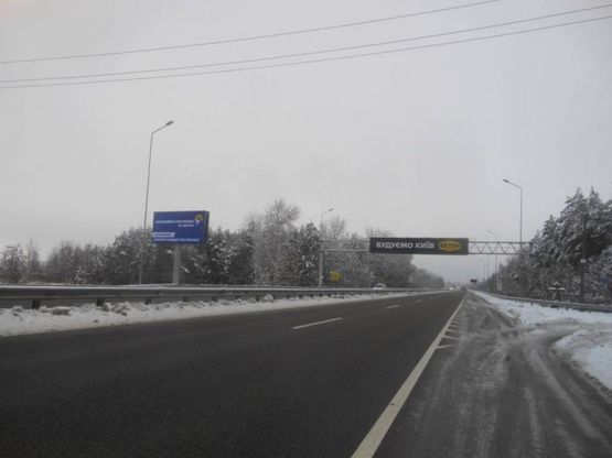 Фото рекламної площини за адресою За с.Таценки, перед м.Обухів; 41км+480 праворуч(Н-01 Київ-Знамянка)