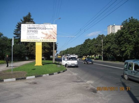 Фото рекламной плоскости по адресу вул.Рівненська 154 (район візду-виїзду з міста, поворот на МРЕО, біля АЗС)