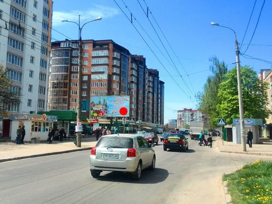 Фото рекламної площини за адресою перехрестя вул.Зарічанська - "нова дорога". неподалік: "Епіцентр", супермаркет "Таврія В", елітна забудова "Набережний квартал", багато дрібної комерції (центр)