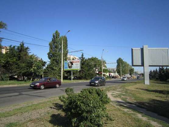 Фото рекламной плоскости по адресу пр-т М. Жукова, 77/1 - ул. Левитана
