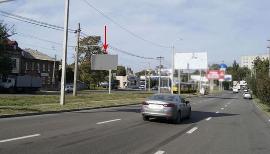 Фото рекламной плоскости по адресу 016Б,вул. Робоча, 10 (на розділовій смузі)