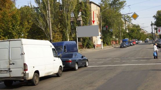 Фото рекламной плоскости по адресу 053А2,вул. П. Калнишевського (Косіора), 35, на перехресті з вул. Б. Хмельницького, біля світлофору