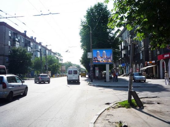 Фото рекламной плоскости по адресу s064А2,вул. Титова, 11 - просп. О. Поля (Кірова), магазин Алло