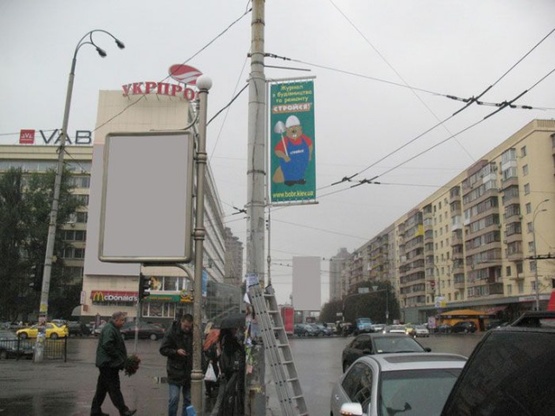 Фото рекламной плоскости по адресу Кутузова (от пл. Леси Украинки) Фото рекламной плоскости по адресу Кутузова (от пл. Леси Украинки)