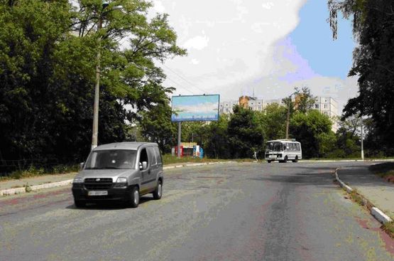 Фото рекламної площини за адресою ул. Соборная, 68, (центральная улица города)  от жилмассива Заречье, в центр