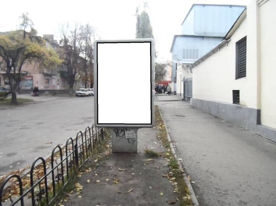 Фото рекламной плоскости по адресу г.Фастов, ул.Интернациональная, м-н Фокстрот