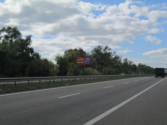 Фото рекламної площини за адресою Киев-Харьков км 464+025