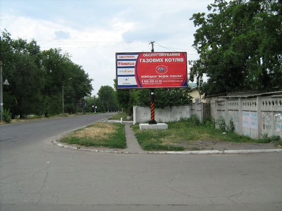Фото рекламной плоскости по адресу вул. Заводська, центральний ринок
