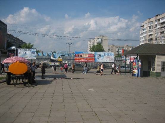 Фото рекламной плоскости по адресу ул. Героев Украины(Кирова), 50       (Кировский Рынок)4 Фото рекламной плоскости по адресу ул. Героев Украины(Кирова), 50       (Кировский Рынок)4