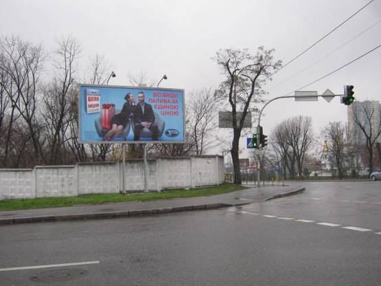 Фото рекламної площини за адресою Харківське шосе/вул. Здолбунівська (неподалік від залізничної ст. Дарниця)