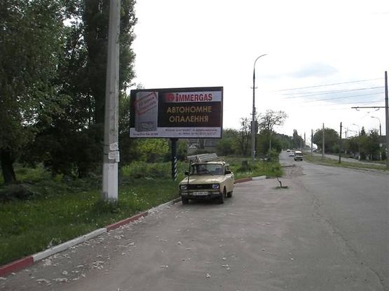 Фото рекламної площини за адресою ул. Криворожская, АЗС "Лукойл" Фото рекламної площини за адресою ул. Криворожская, АЗС "Лукойл"