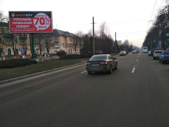 Фото рекламной плоскости по адресу просп. Свободы (ул.60л.Октября), 94/28, перекрёсток с ул. В.Бойка, направление в центр