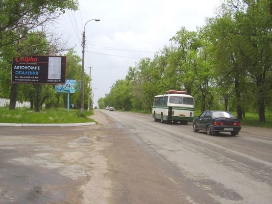 Фото рекламної площини за адресою ул. Артема (южный выезд из города)