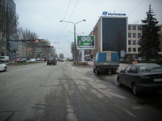 Фото рекламной плоскости по адресу Соборный пр., Героев пл. ЦЕНТРАЛЬНАЯ ЗОНА. ("Укртелеком", "Укрпошта","Приватбанк","Ощадбанк","Укрсиббанк") Фото рекламной плоскости по адресу Соборный пр., Героев пл. ЦЕНТРАЛЬНАЯ ЗОНА. ("Укртелеком", "Укрпошта","Приватбанк","Ощадбанк","Укрсиббанк")