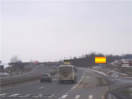 Фото рекламной плоскости по адресу Автодорога Київ-Чоп, район с.В.Лази,  напрям-Ужгород (3 км)