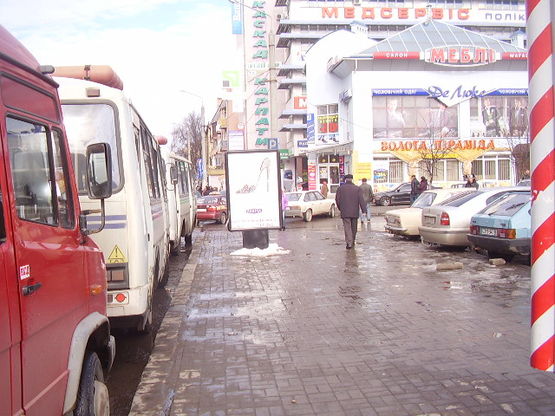 Фото рекламной плоскости по адресу Галицька ЗОЛОТА ПІРАМІДА  ст. А