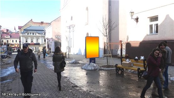 Фото рекламной плоскости по адресу вул.Волошина(катол.собор), піш.зона, напр.-вулКорзо