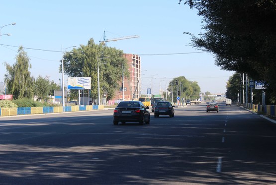 Фото рекламной плоскости по адресу пр-т Слобожанський, ж/к Олімпік, ж/к Дніпровська Брама, АТБ-маркет, на світлофорі