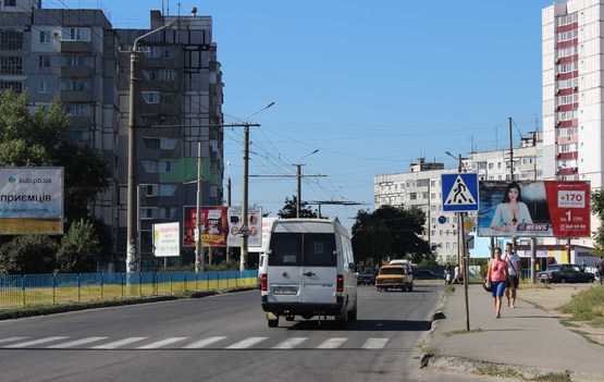 Фото рекламной плоскости по адресу пр-т Миру - вул. М. Михновського, на повороті з вул. М. Михновського на пр-т Миру
