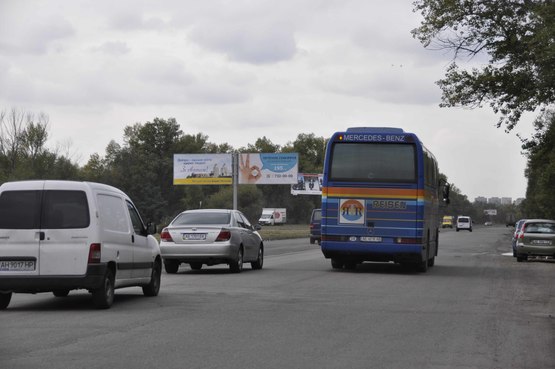 Фото рекламной плоскости по адресу вул. М. Малиновського, поворот до Придніпровська, розподільник, в сторону ж/м "Сонячний" лівий