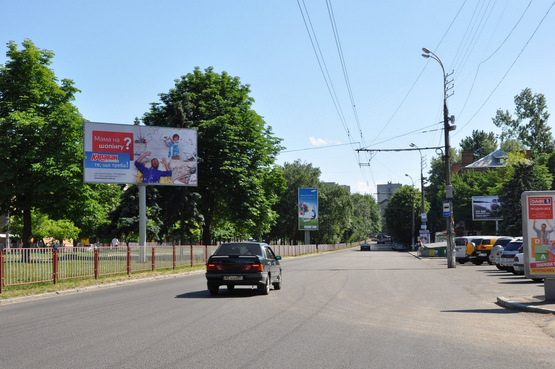 Фото рекламной плоскости по адресу пр-т О. Поля, 104, навпроти ТЦ "Славутич" в сторону вул. Титова, Зап. шосе 