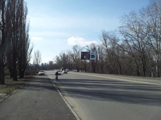 Фото рекламної площини за адресою Новый мост, съезд на ул.Малиновского, из центра Фото рекламної площини за адресою Новый мост, съезд на ул.Малиновского, из центра