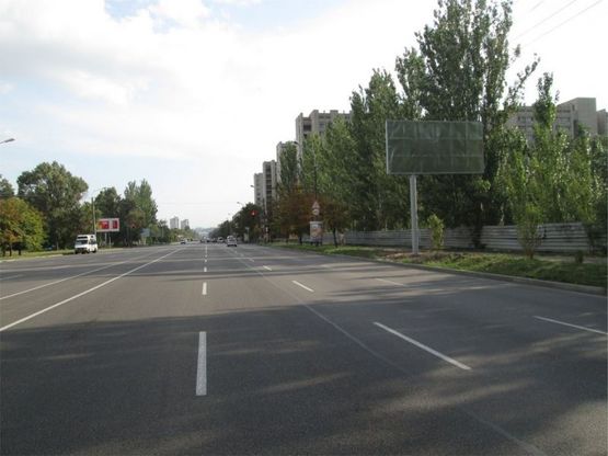 Фото рекламної площини за адресою ул.Набережная Победы,40А, из центра Фото рекламної площини за адресою ул.Набережная Победы,40А, из центра