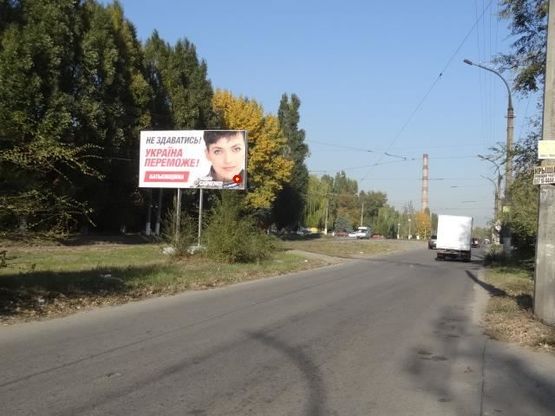 Фото рекламной плоскости по адресу Кротова ул., 19, остановка