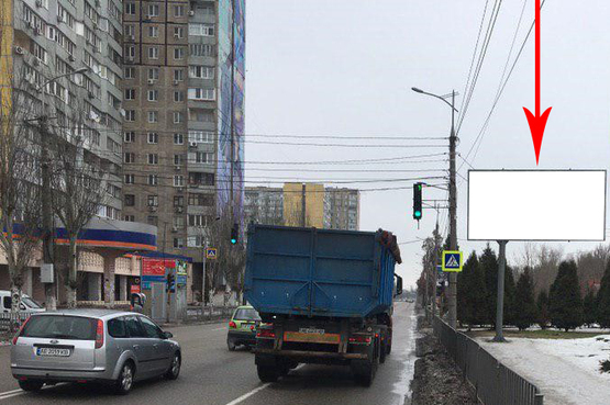 Фото рекламной плоскости по адресу t041A,вул. Маршала Малиновського, навпроти буд. 14, біля світлофора