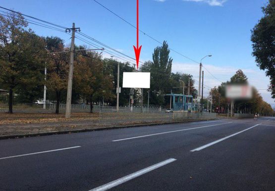 Фото рекламної площини за адресою s068B,вул. Робоча - вул. Ньютона (біля школи), на світлофорі Фото рекламної площини за адресою s068B,вул. Робоча - вул. Ньютона (біля школи), на світлофорі